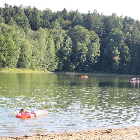 Domki Nad Jeziorem W Karlowicach Karlowice Buitenkant foto