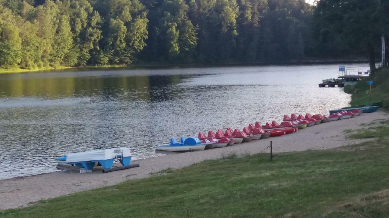 Domki Nad Jeziorem W Karlowicach Karlowice Buitenkant foto