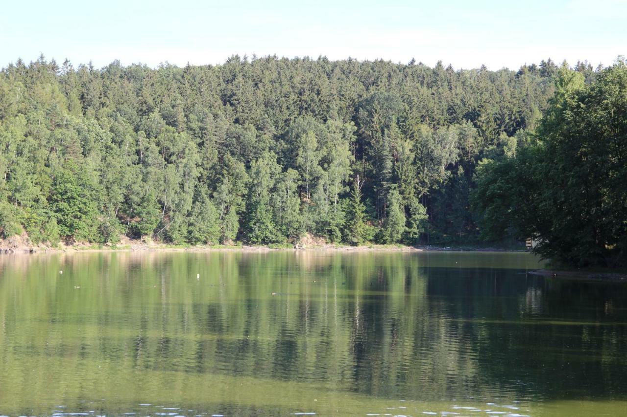 Domki Nad Jeziorem W Karlowicach Karlowice Buitenkant foto
