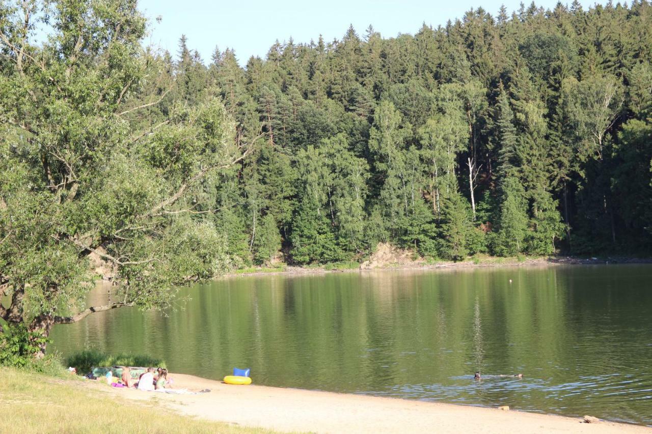 Domki Nad Jeziorem W Karlowicach Karlowice Buitenkant foto