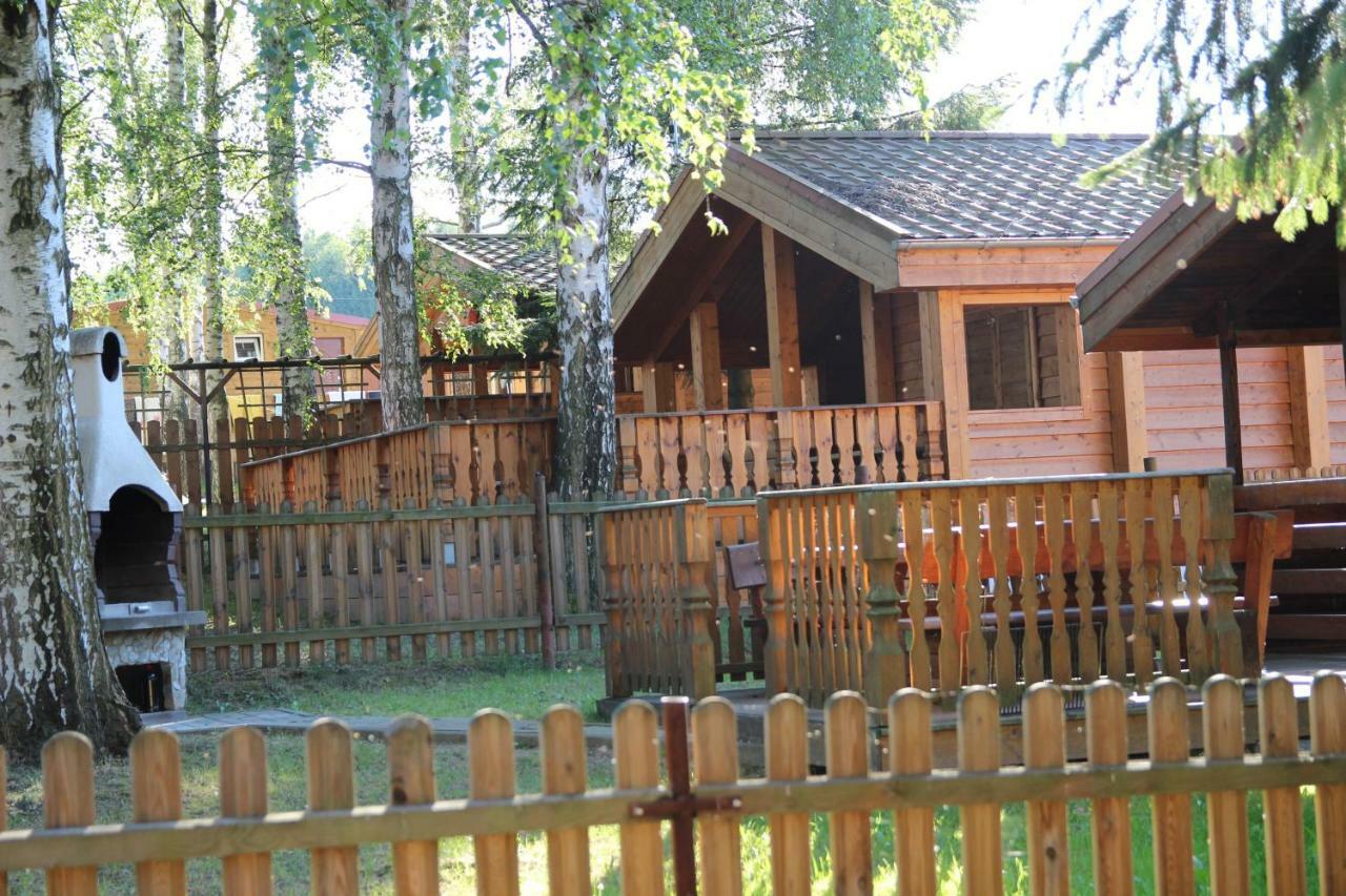 Domki Nad Jeziorem W Karlowicach Karlowice Buitenkant foto