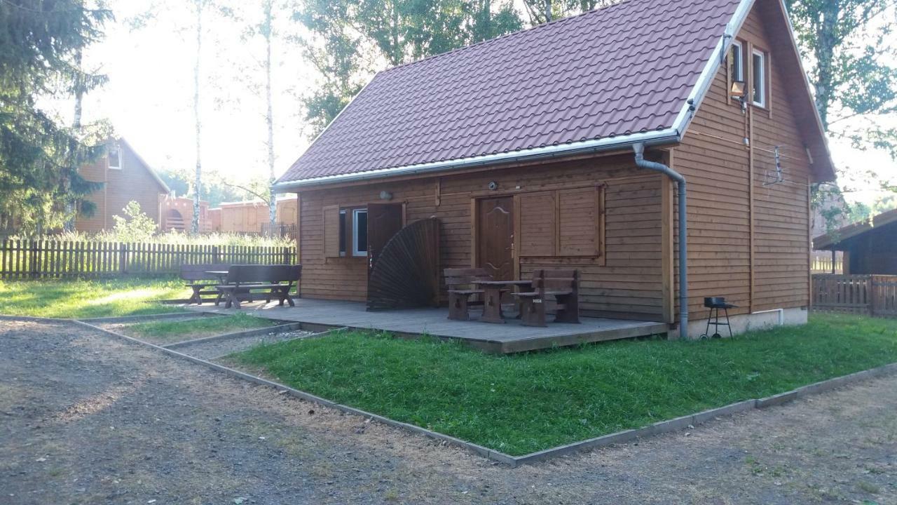 Domki Nad Jeziorem W Karlowicach Karlowice Buitenkant foto