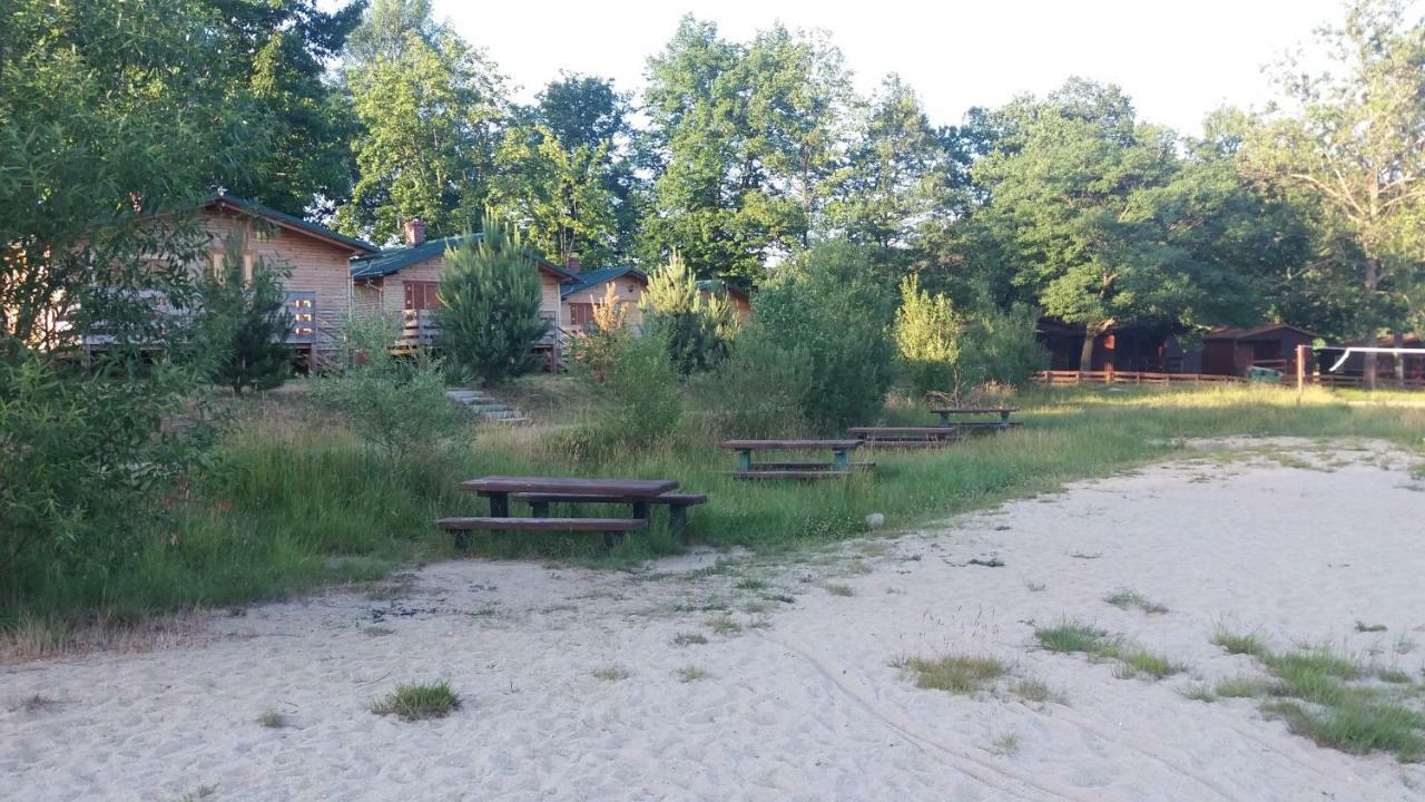 Domki Nad Jeziorem W Karlowicach Karlowice Buitenkant foto