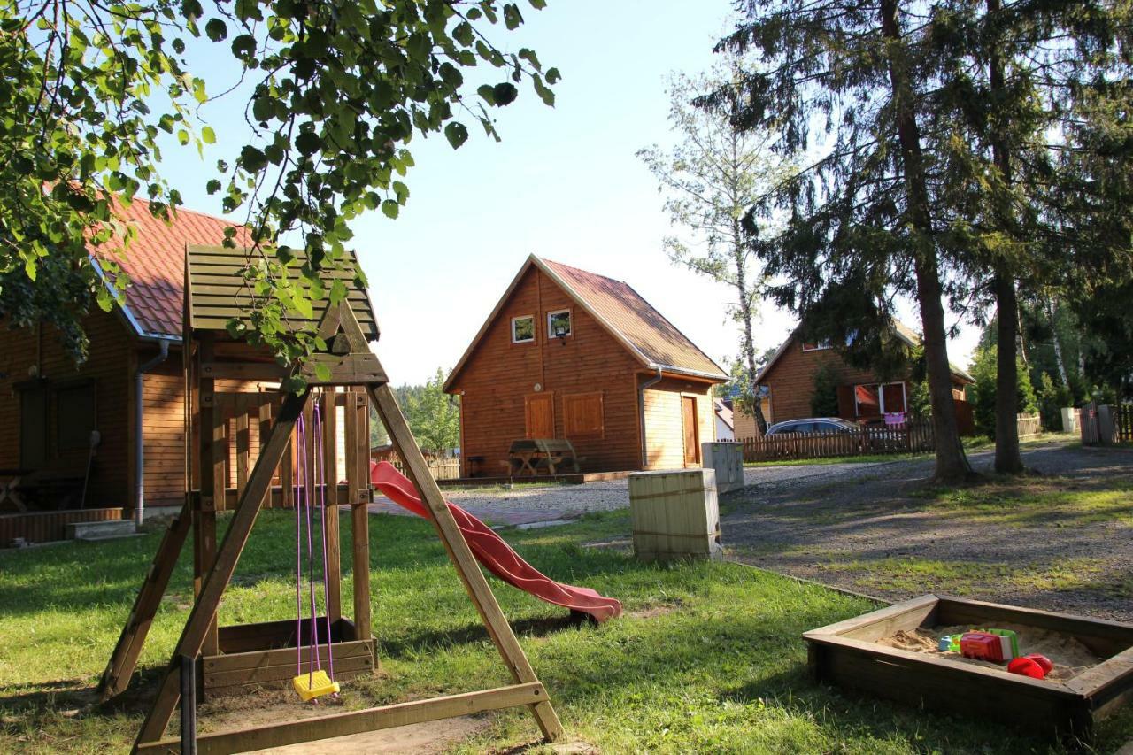 Domki Nad Jeziorem W Karlowicach Karlowice Buitenkant foto