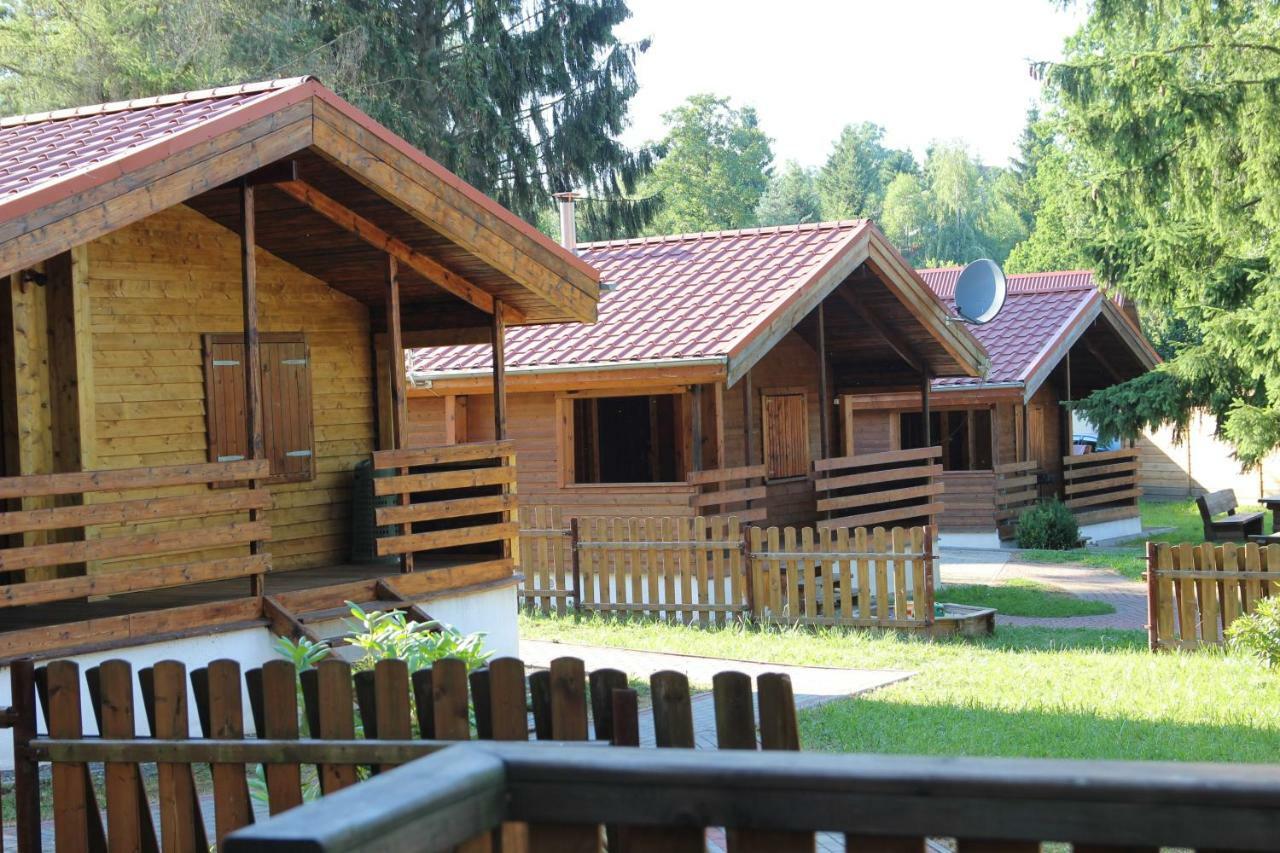 Domki Nad Jeziorem W Karlowicach Karlowice Buitenkant foto