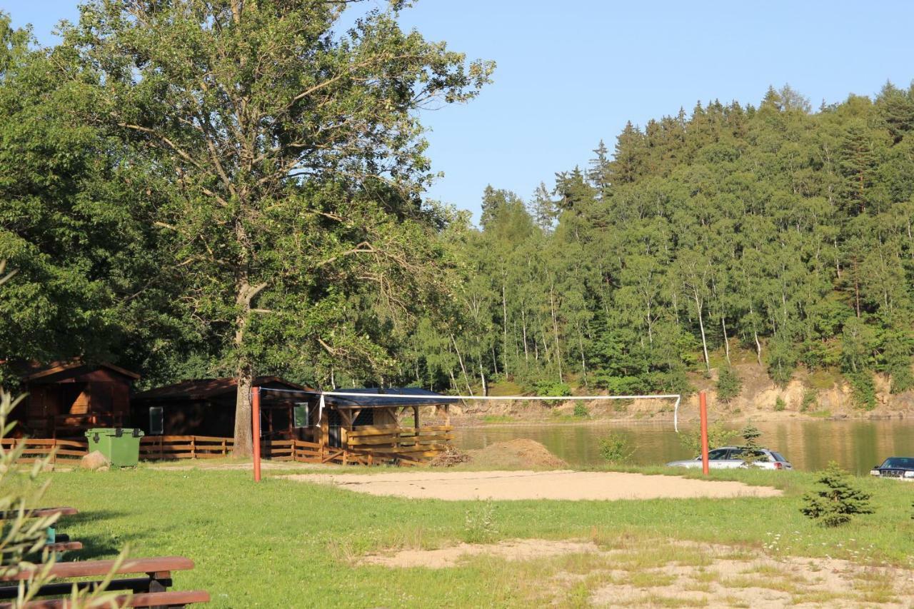 Domki Nad Jeziorem W Karlowicach Karlowice Buitenkant foto