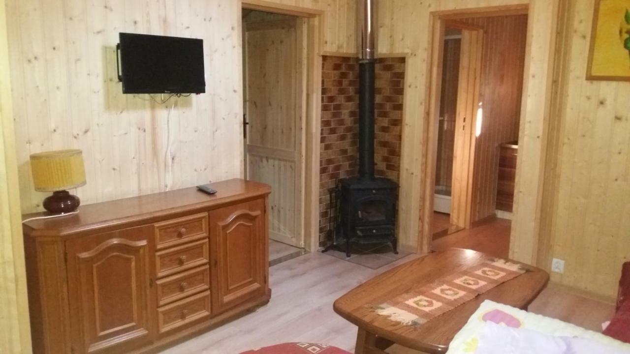 Domki Nad Jeziorem W Karlowicach Karlowice Buitenkant foto